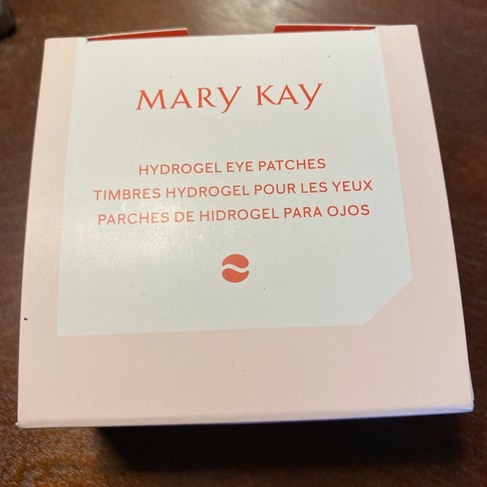 Mary Kay Hydrogel Eye Patches Brand New- Box of 30 pairs 👁